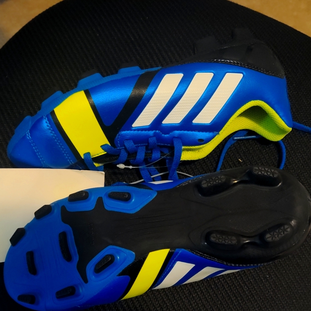 Soccer cleats